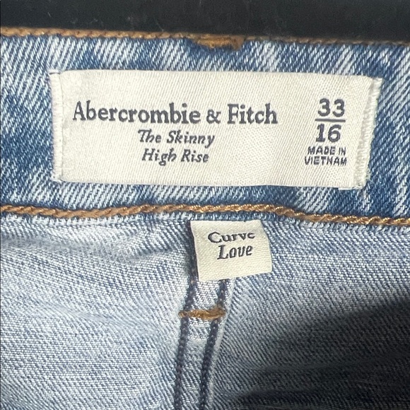 Abercrombie & Fitch High Rise Blue Jeans - Picture 2 of 5